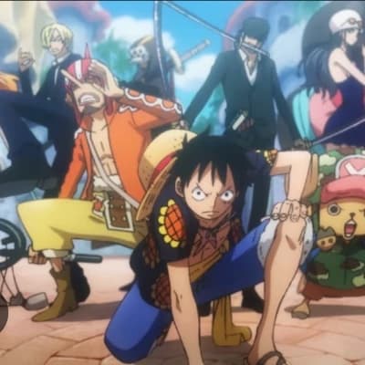 Straw hats in the street thumbnail