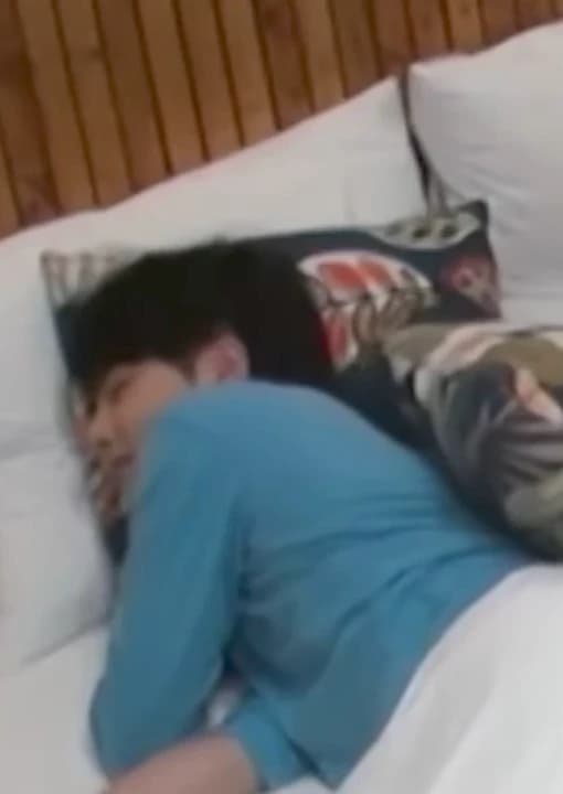 Jeongin thumbnail