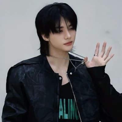 Hwang Hyunjin thumbnail