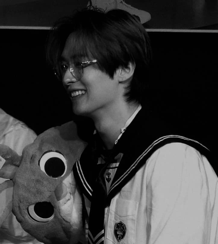 Lee know  thumbnail