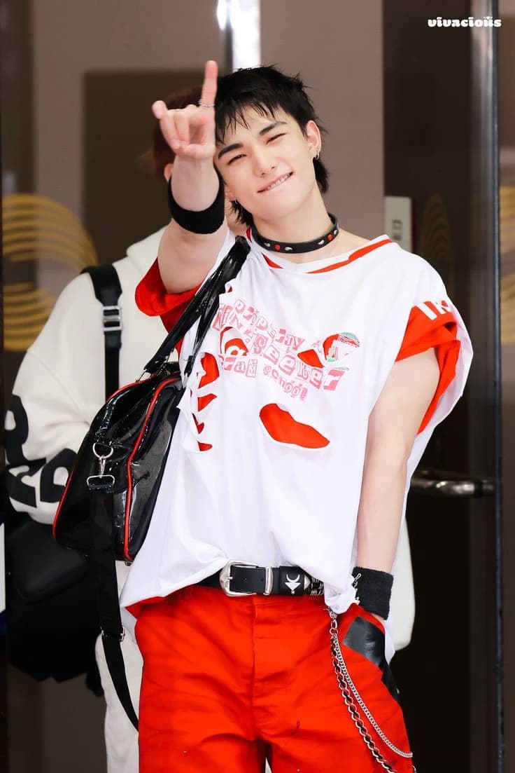 BL- Hyunjin (Hyunlix) thumbnail