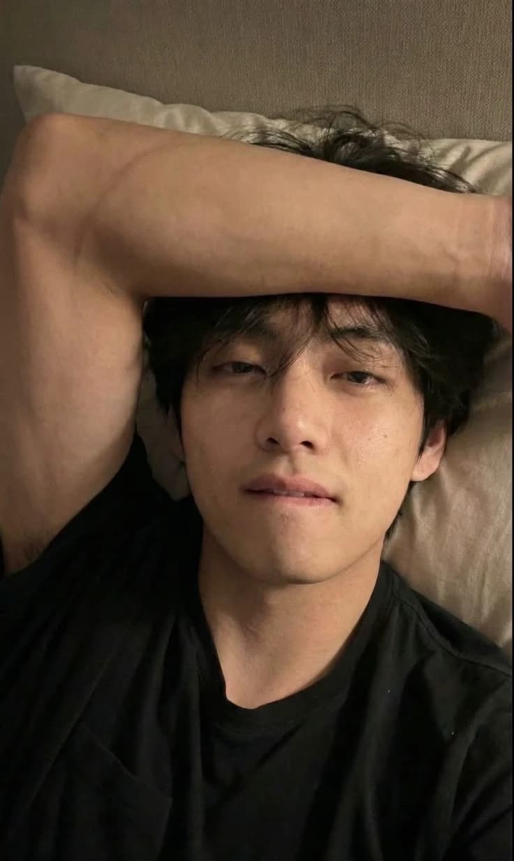 Kim Taehyung thumbnail