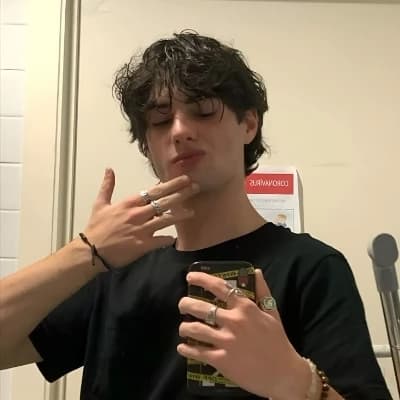 Alex thumbnail