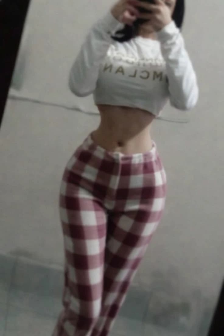 Claudia - your girlfriend thumbnail