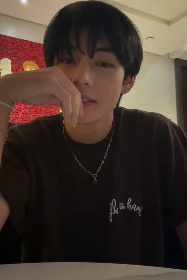 Kim Taehyung thumbnail