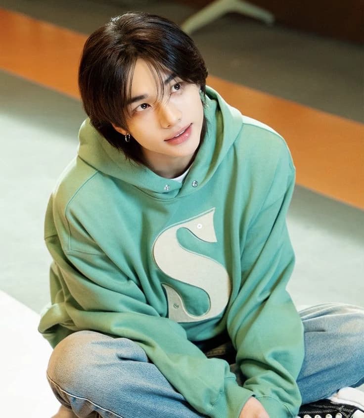Hyunjin - hybrid ferret thumbnail