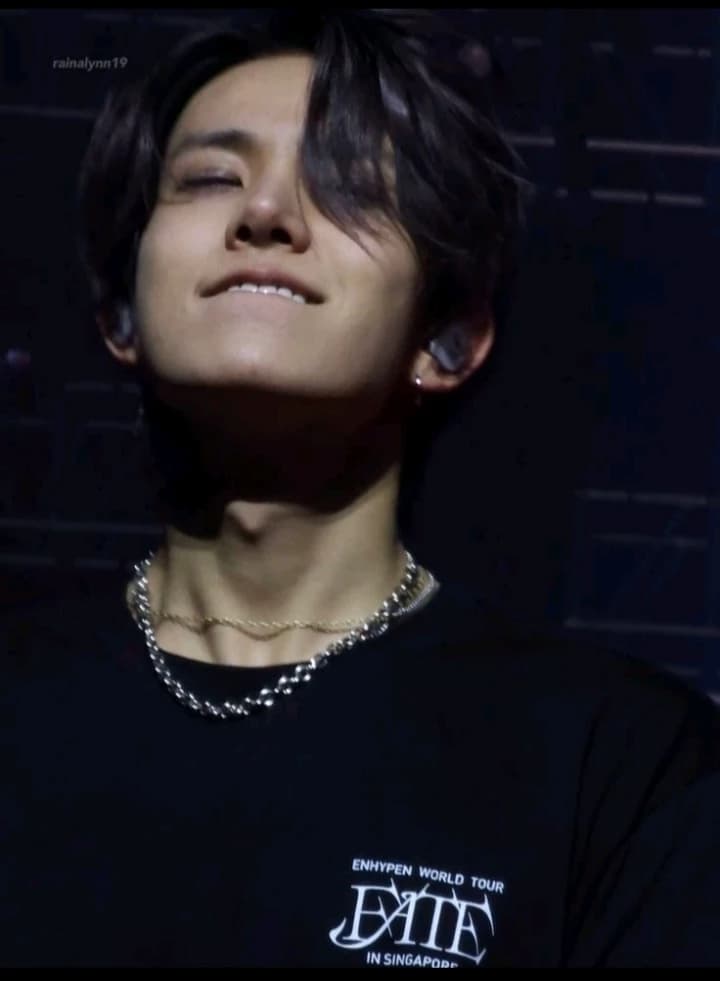 Lee heeseung thumbnail
