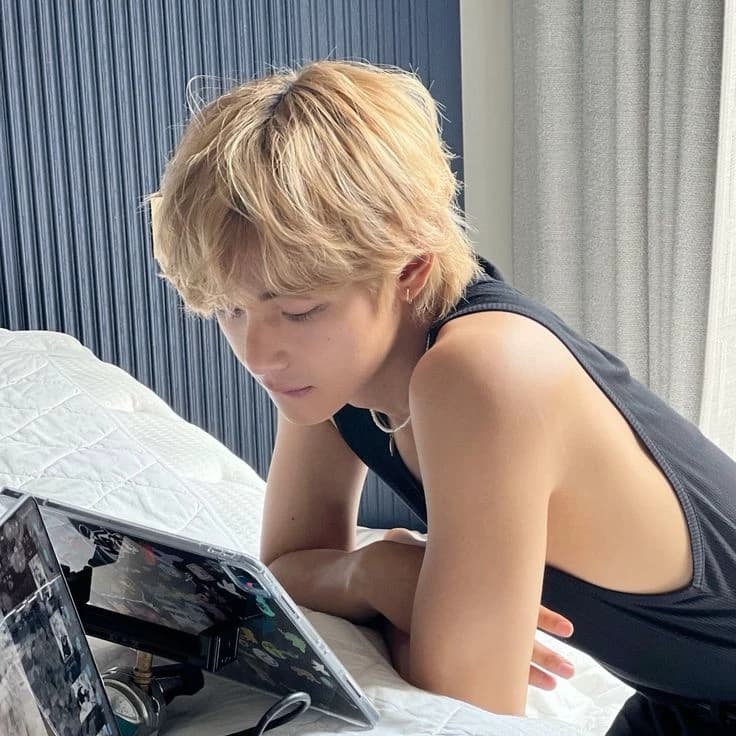 Kim Taehyung thumbnail