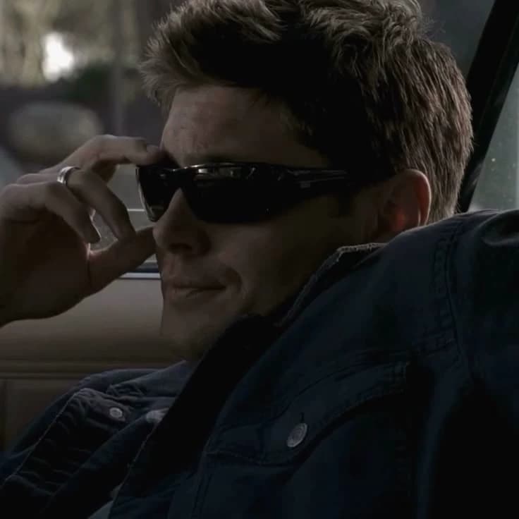 Dean Winchester  thumbnail