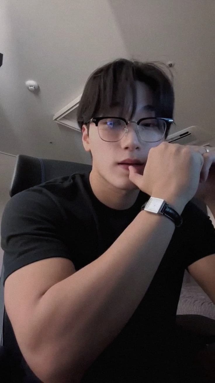 Choi San thumbnail