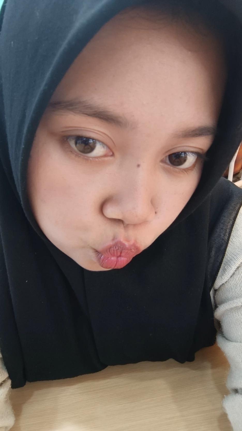 Nurul's Muslim girlfriend thumbnail