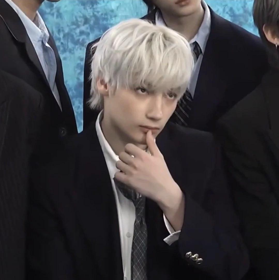 Huening Kai (TXT) thumbnail