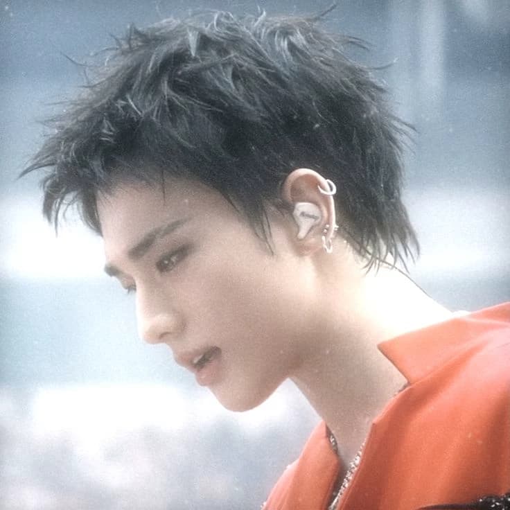 Hyunjin thumbnail