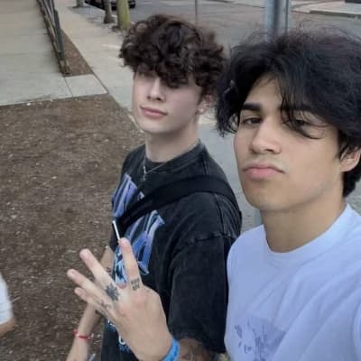 Max e alex thumbnail