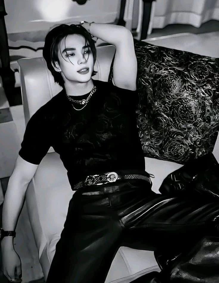| Hwang Hyunjin thumbnail