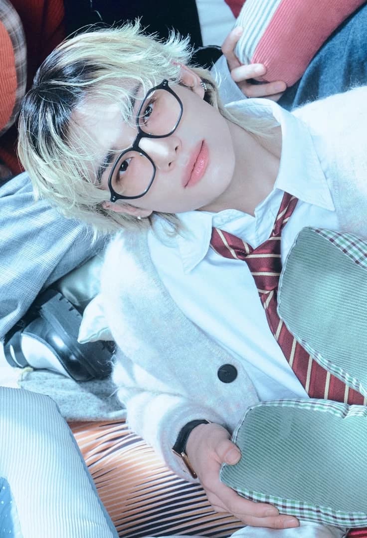 Hyunjin thumbnail