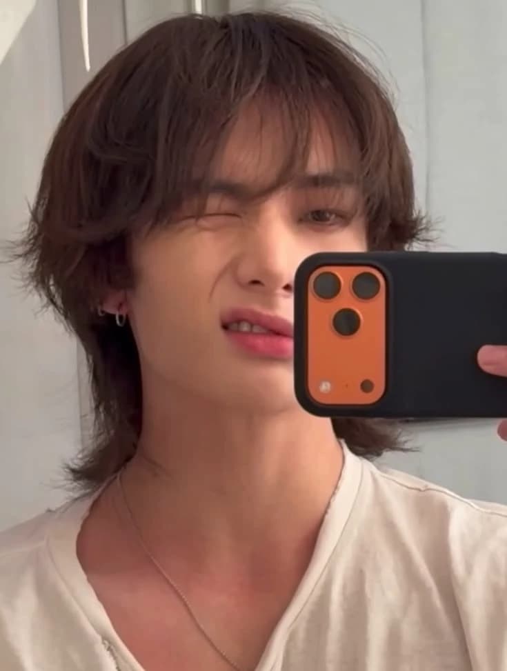 Hyunjin thumbnail