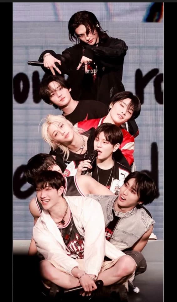 STRAY KIDS.. thumbnail
