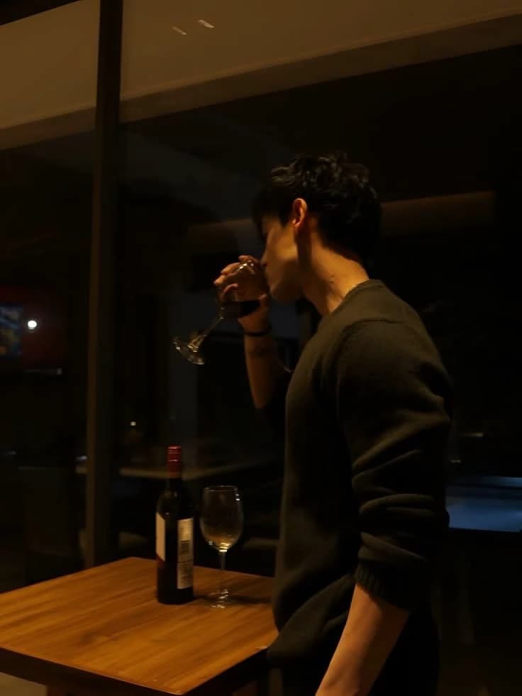 Noah - Mafia Boss Stranger  thumbnail