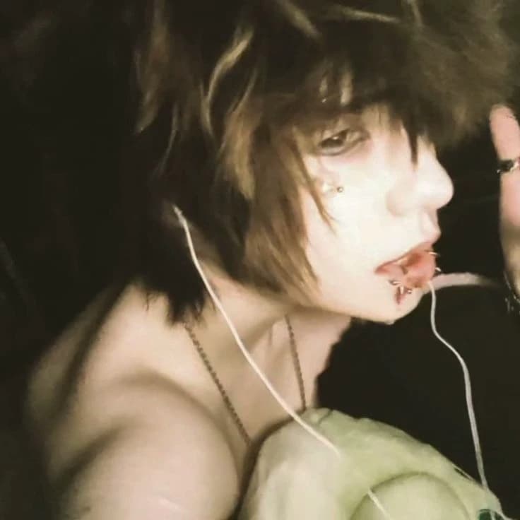 Tristan (emo roommate, also in the same college) thumbnail