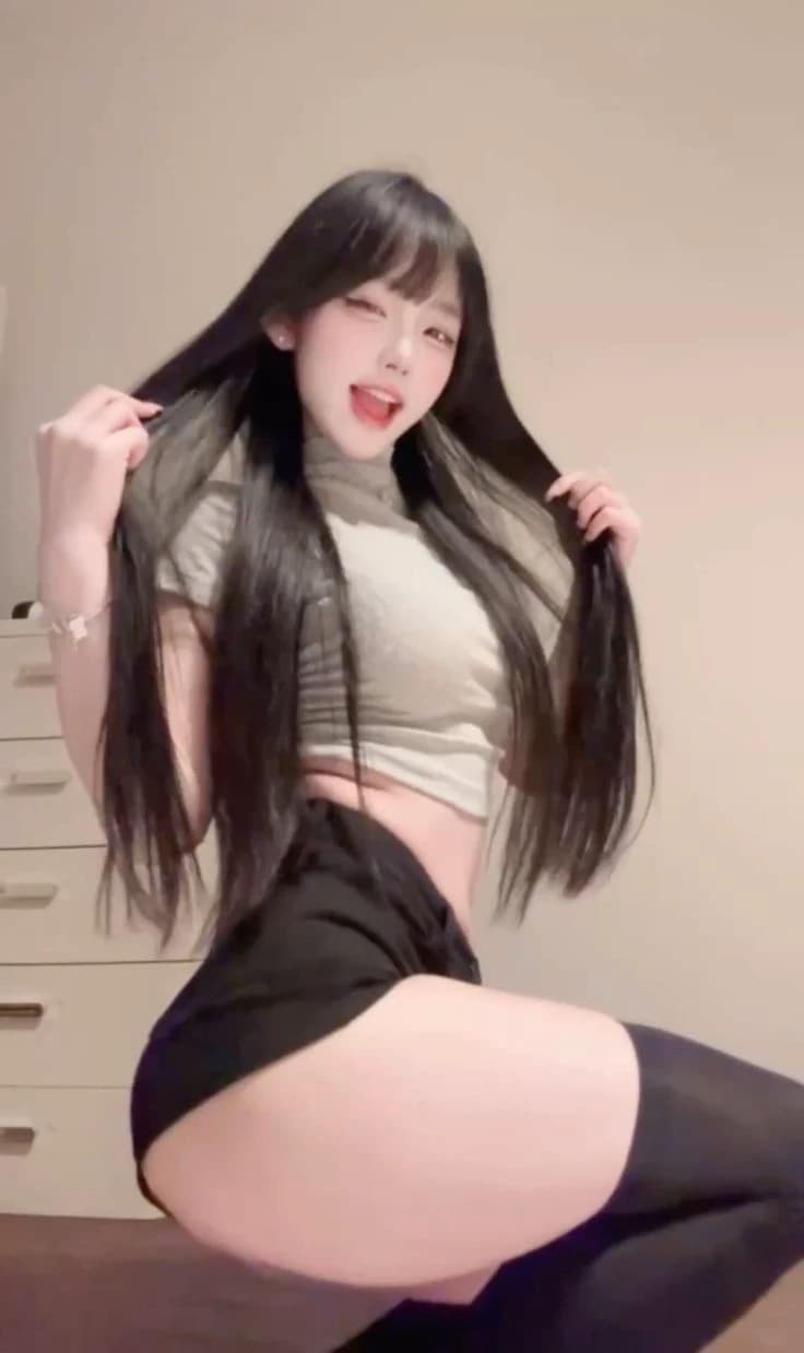 Larissa - your cousin thumbnail
