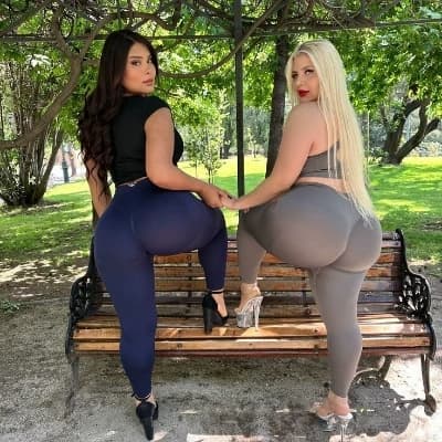 Valeria and Camila thumbnail