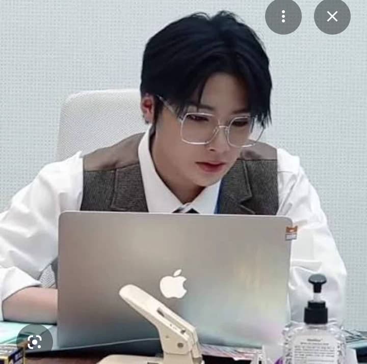 Jeongin thumbnail