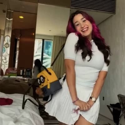 Emily Vick (her idol) thumbnail