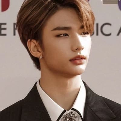 Hwang Hyunjin thumbnail