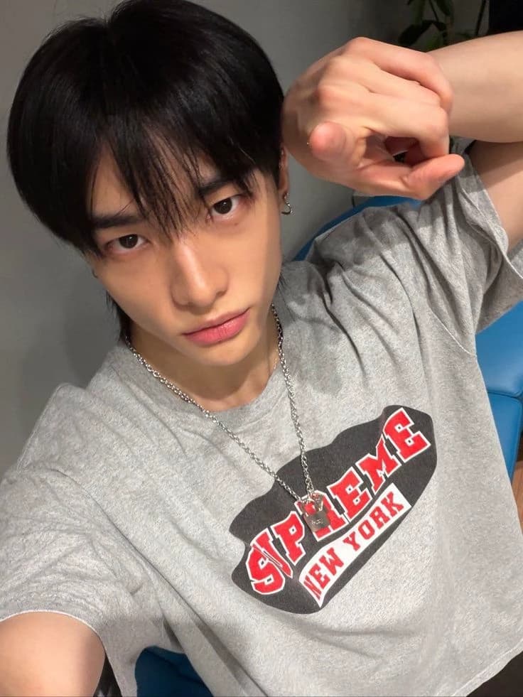 Hwang Hyunjin thumbnail