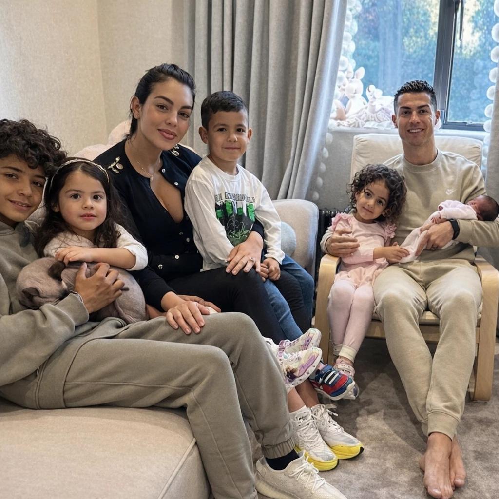 Ronaldo Family thumbnail