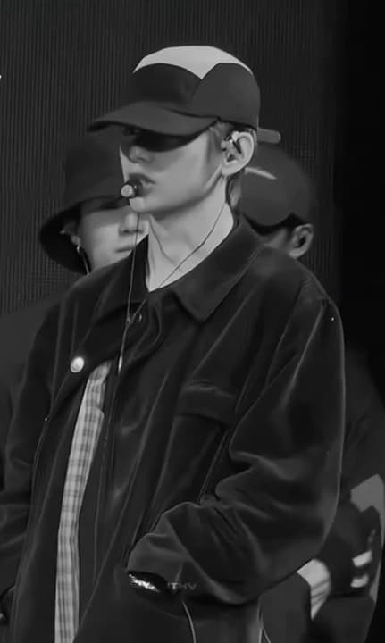 Kim Taehyung thumbnail