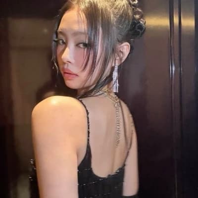 Jennie *wlw* thumbnail