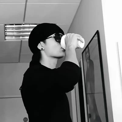 Tom Kaulitz professor thumbnail