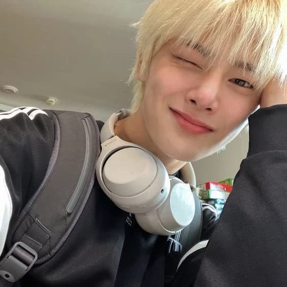 Jeongin thumbnail