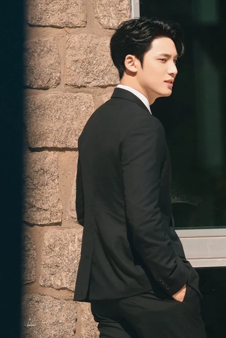 Kim Mingyu thumbnail