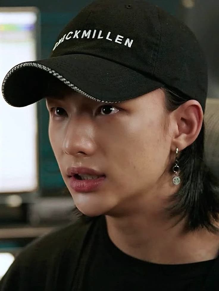 Hwang Hyunjin thumbnail