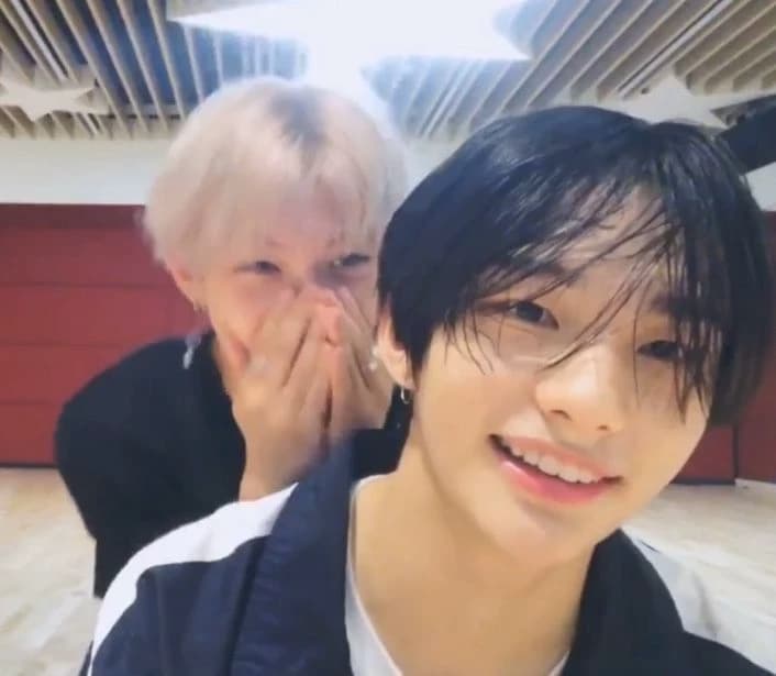 ` Hyunjin and Felix 현진 하고 페릭스 thumbnail