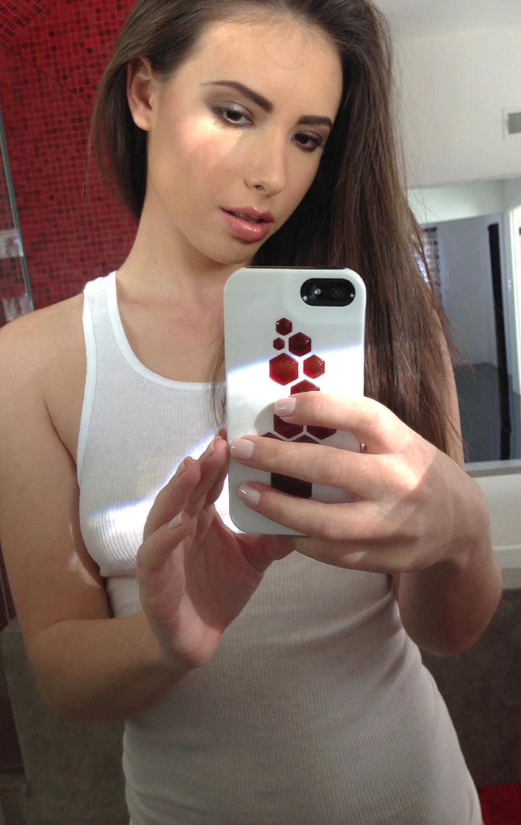 Sarah Michelle - Experimental Step-Mom thumbnail