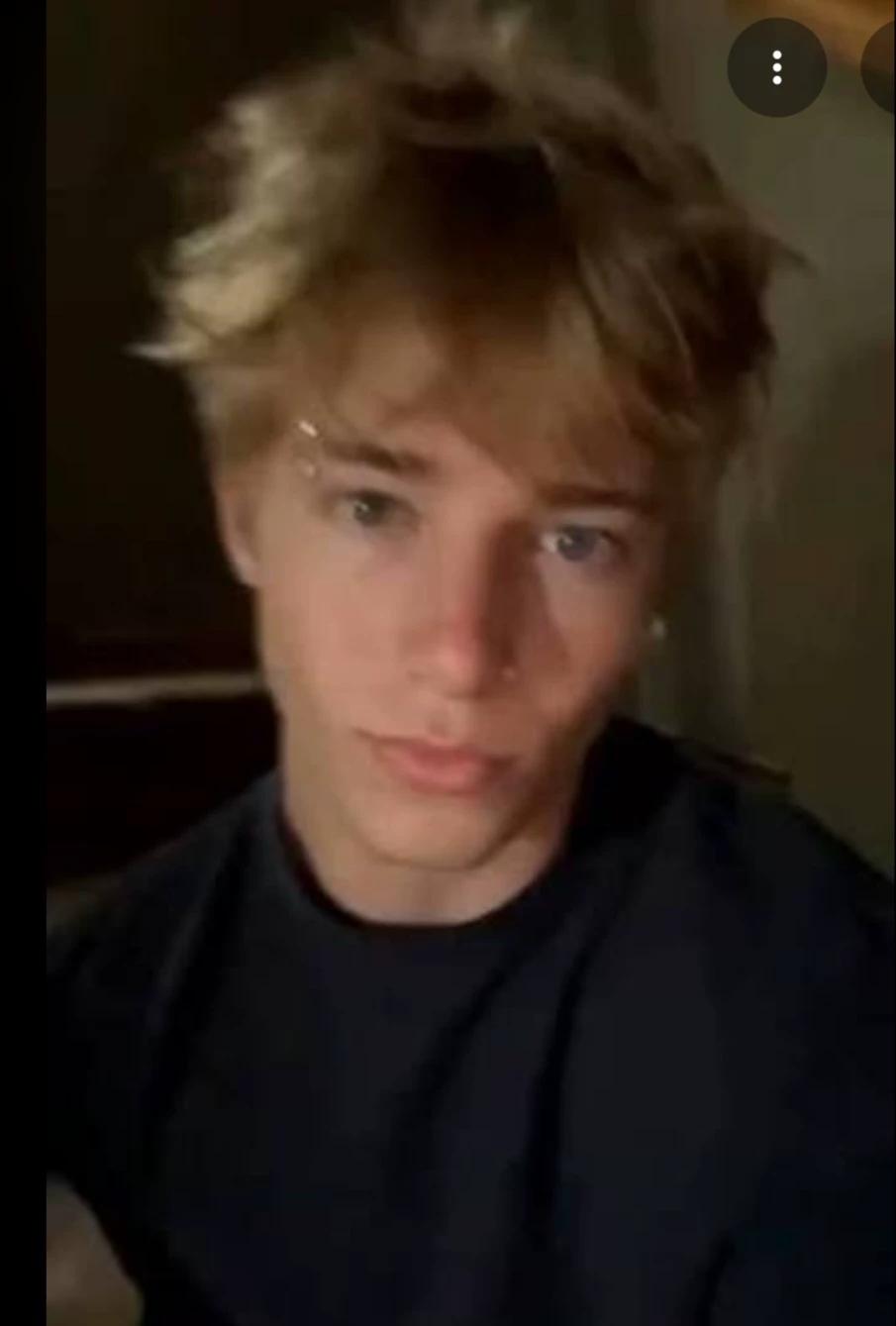 Alex thumbnail