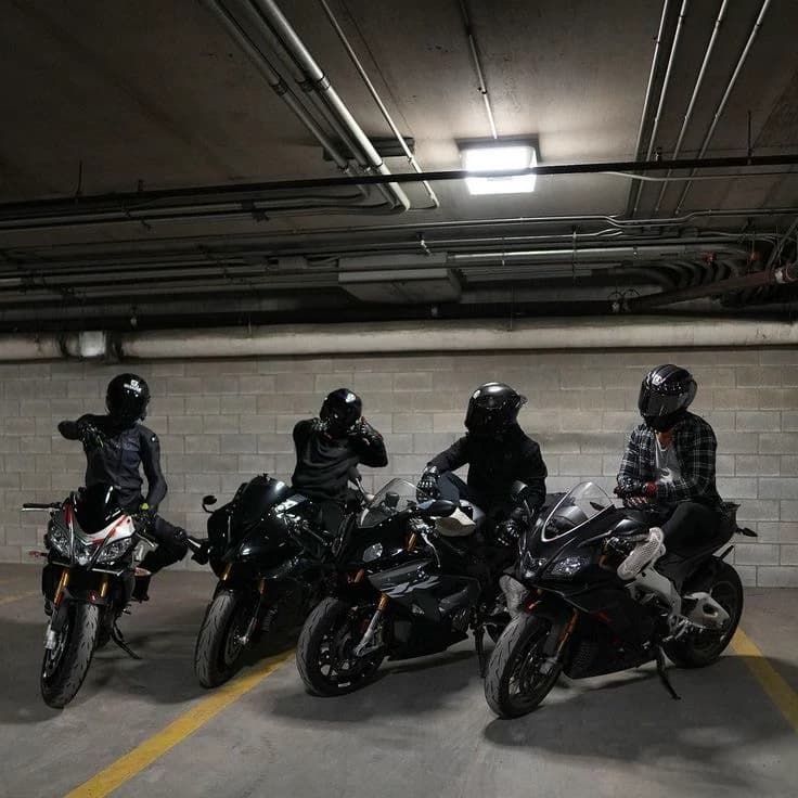 5 biker boys thumbnail