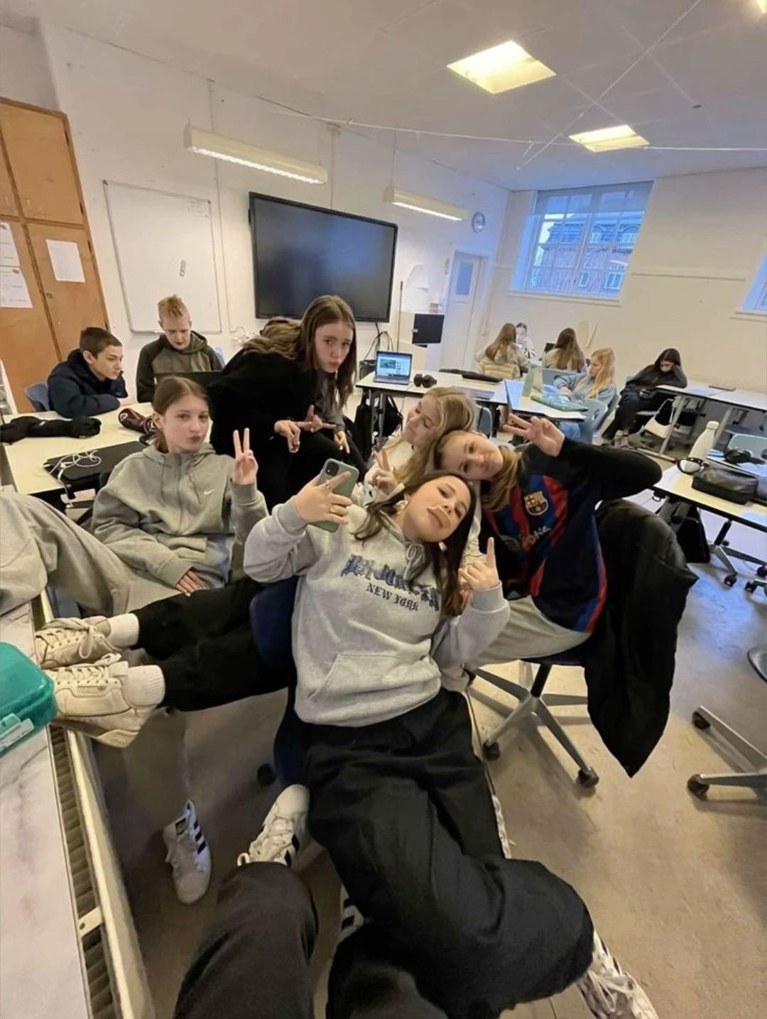 Class room  thumbnail
