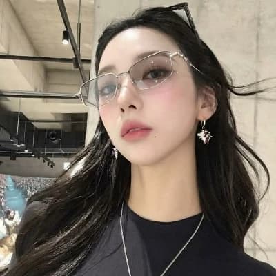 Karina thumbnail