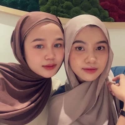 Nisa and Dinda - Niece thumbnail