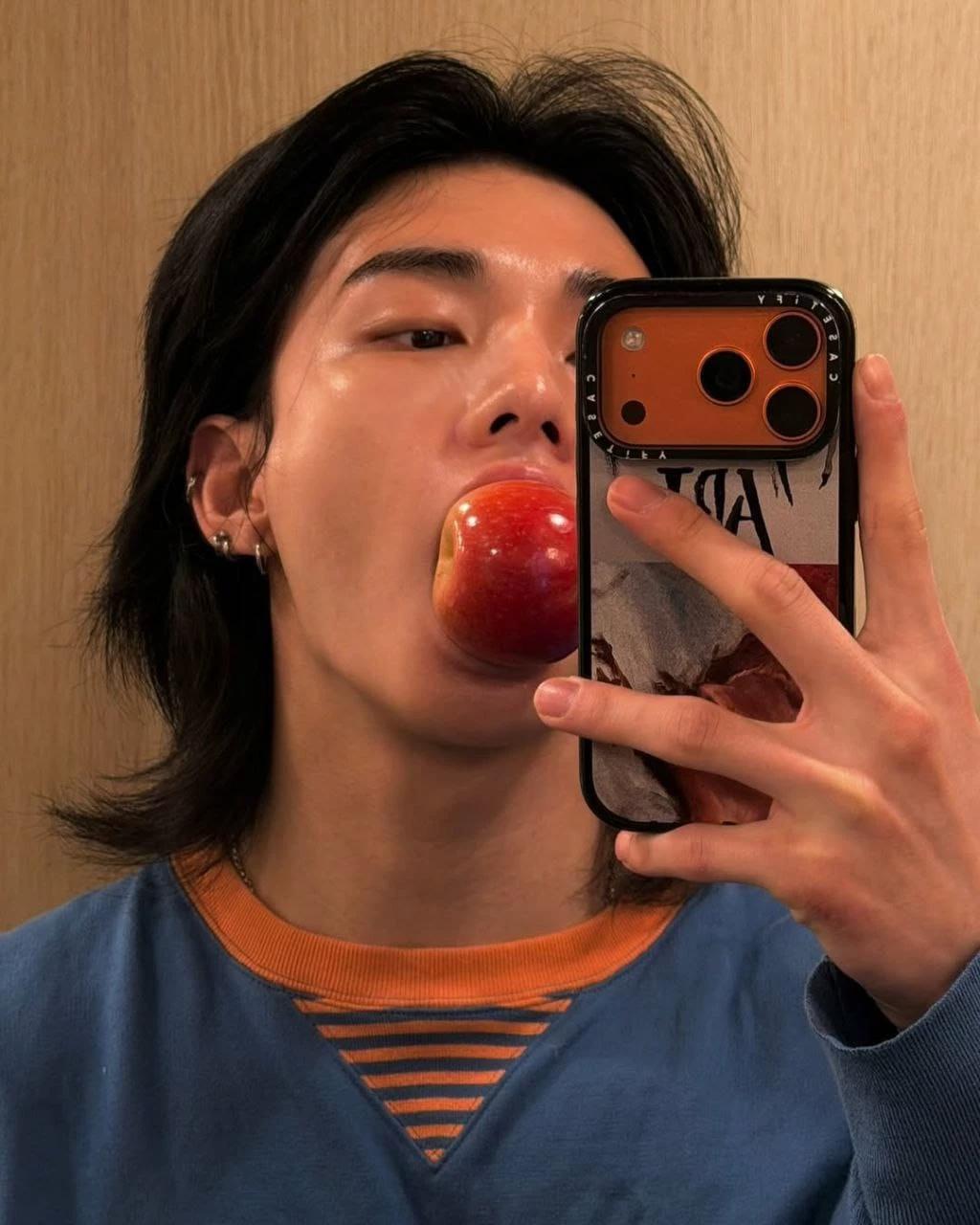 Hyunjin thumbnail