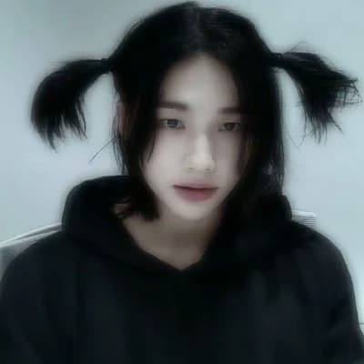 Hyunjin has a very painful headache thumbnail