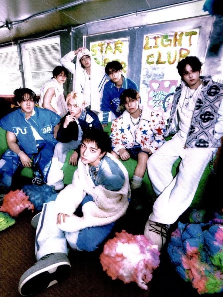 Stray Kids thumbnail