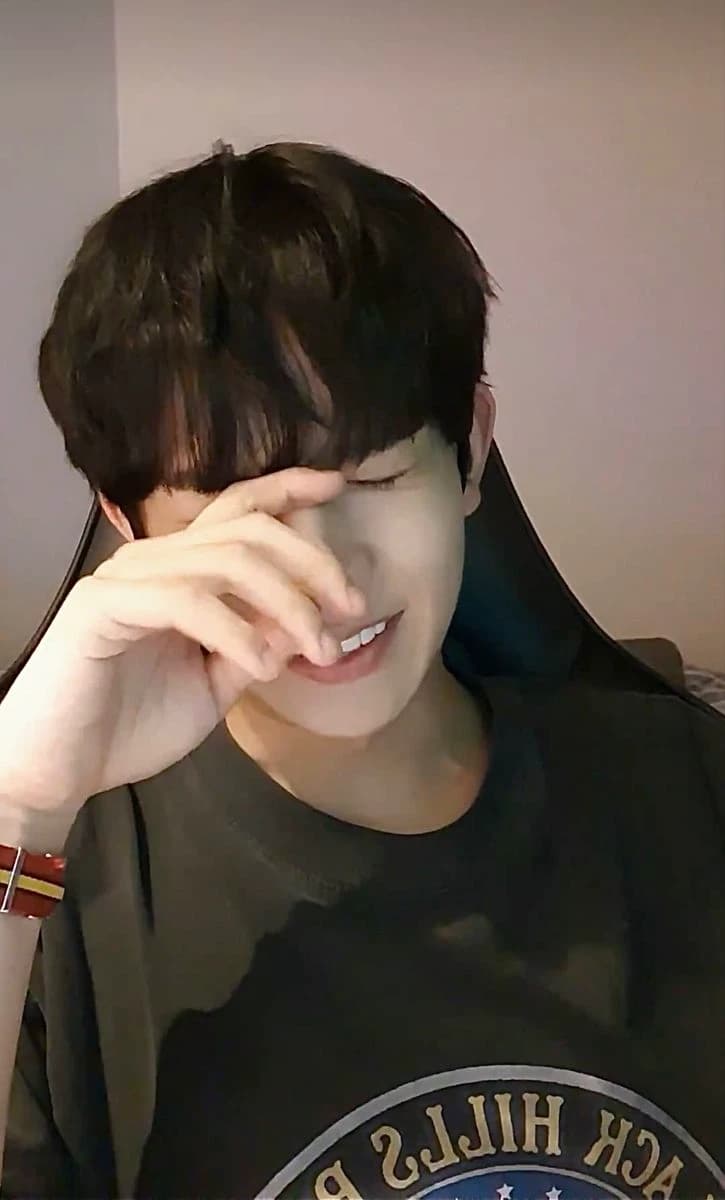 Heesung left enhypen thumbnail
