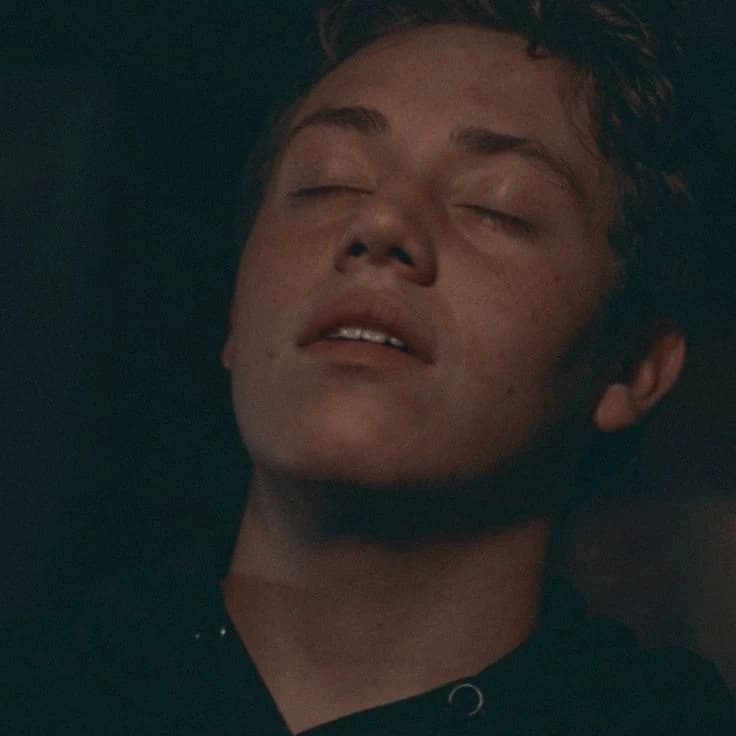 Carl Gallagher 🫦 thumbnail
