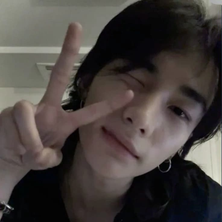 Hyunjin thumbnail